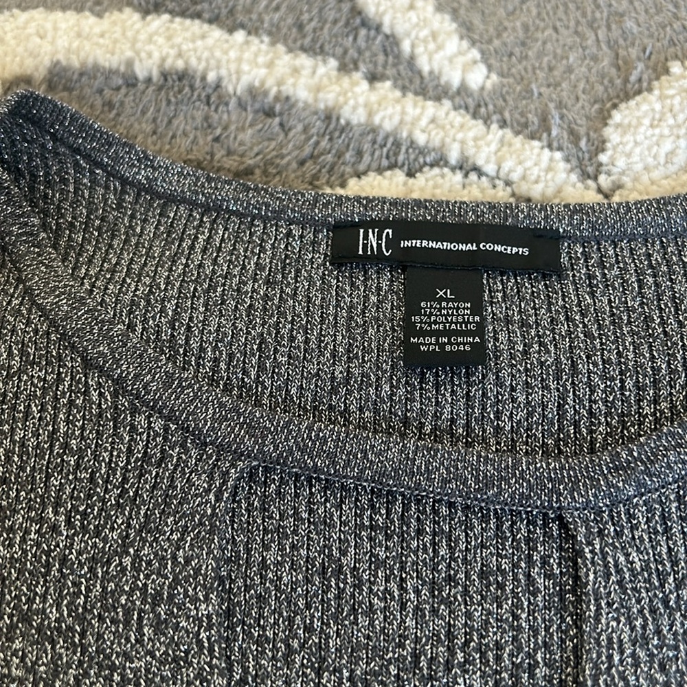 ๐ Keyhole Sweater ๐ - Picture 5 of 5